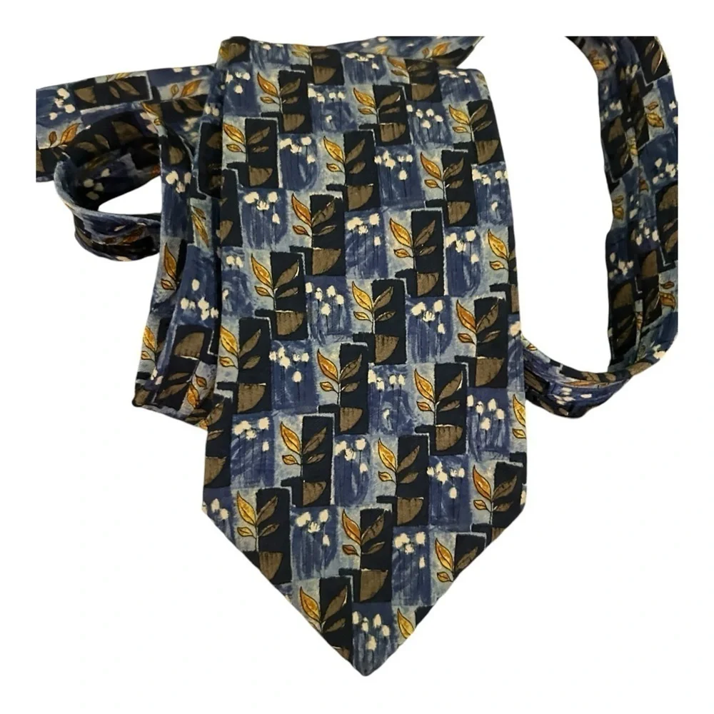 Ermengildo Zegna All Silk printed tie Italy blue leaves preppy designer
